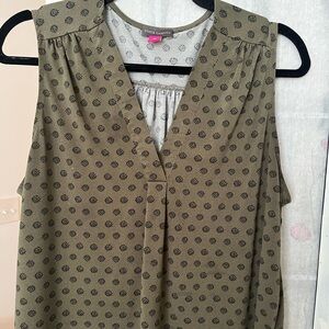 Vince Camuto tank top, size M.